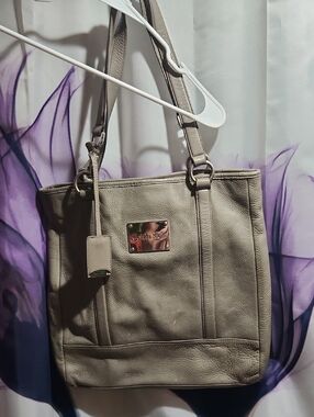 Calvin Klein Large Leather Tote. Gray.